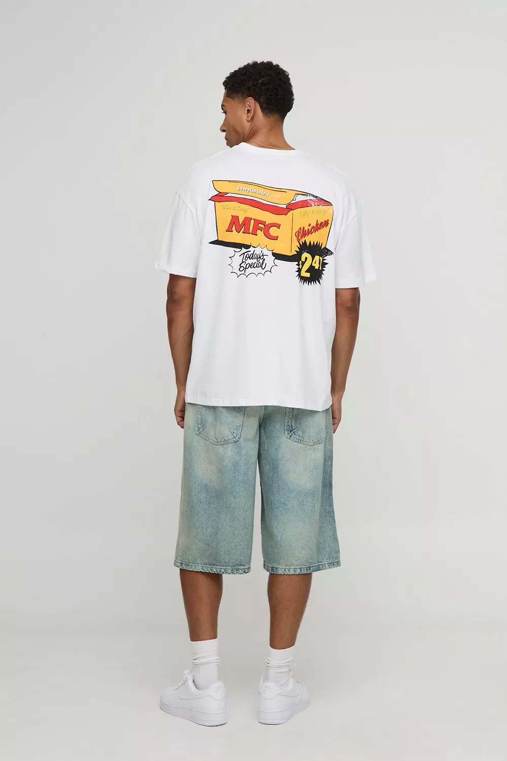 White Oversized MFC Chicken Box Graphic T-Shirt | boohooMAN USA