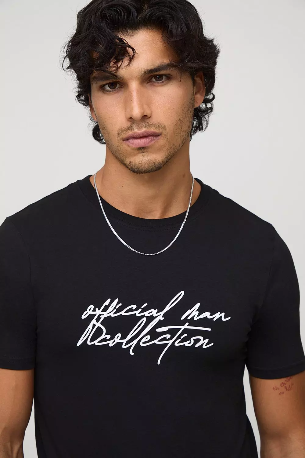 Black Muscle Fit Official Man T-Shirt | boohooMAN USA