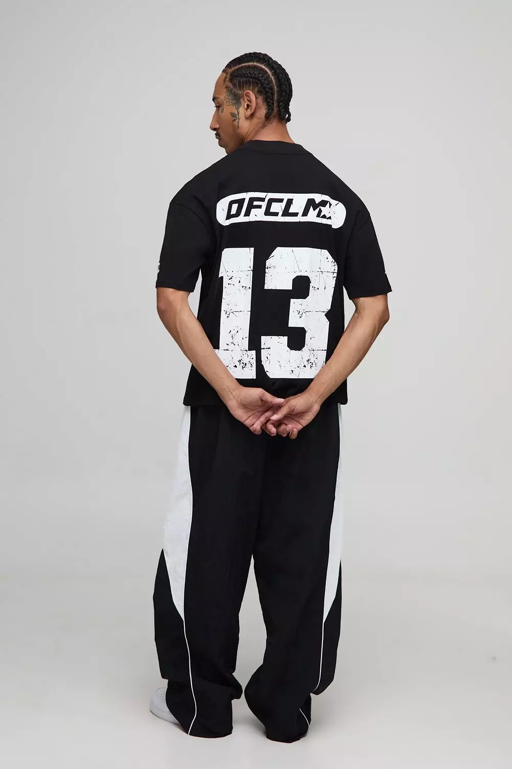 【SALE】 Tシャツ　GLOBE  size M  ブラック Men's T-shirt with small logo | Black | Diesel