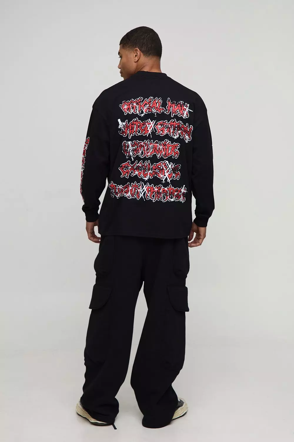 Black Oversized Long Sleeve Skull Printed Graphic T-Shirt | boohooMAN USA