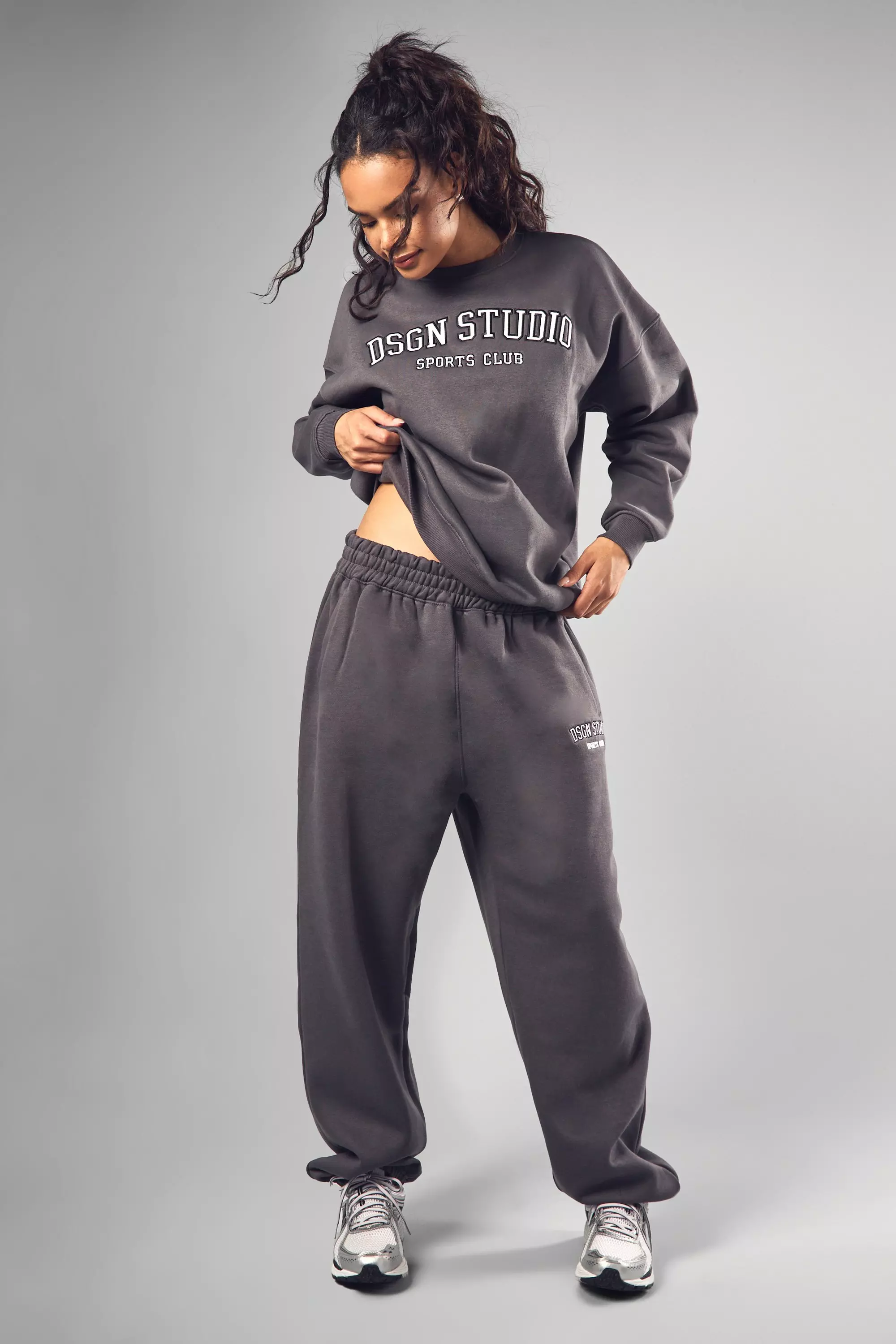 Charcoal DSGN Studio Applique Oversized Sweatshirt alternative image
