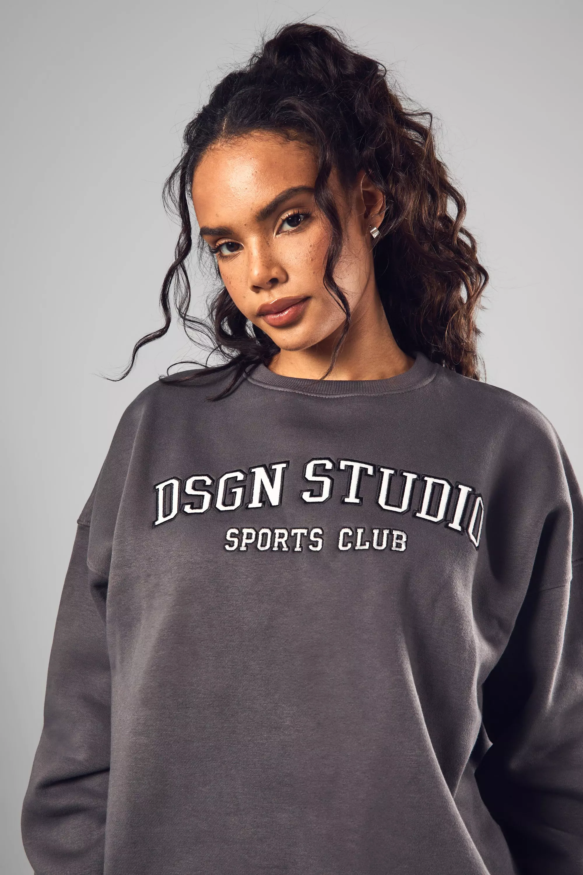 Charcoal DSGN Studio Applique Oversized Sweatshirt alternative image