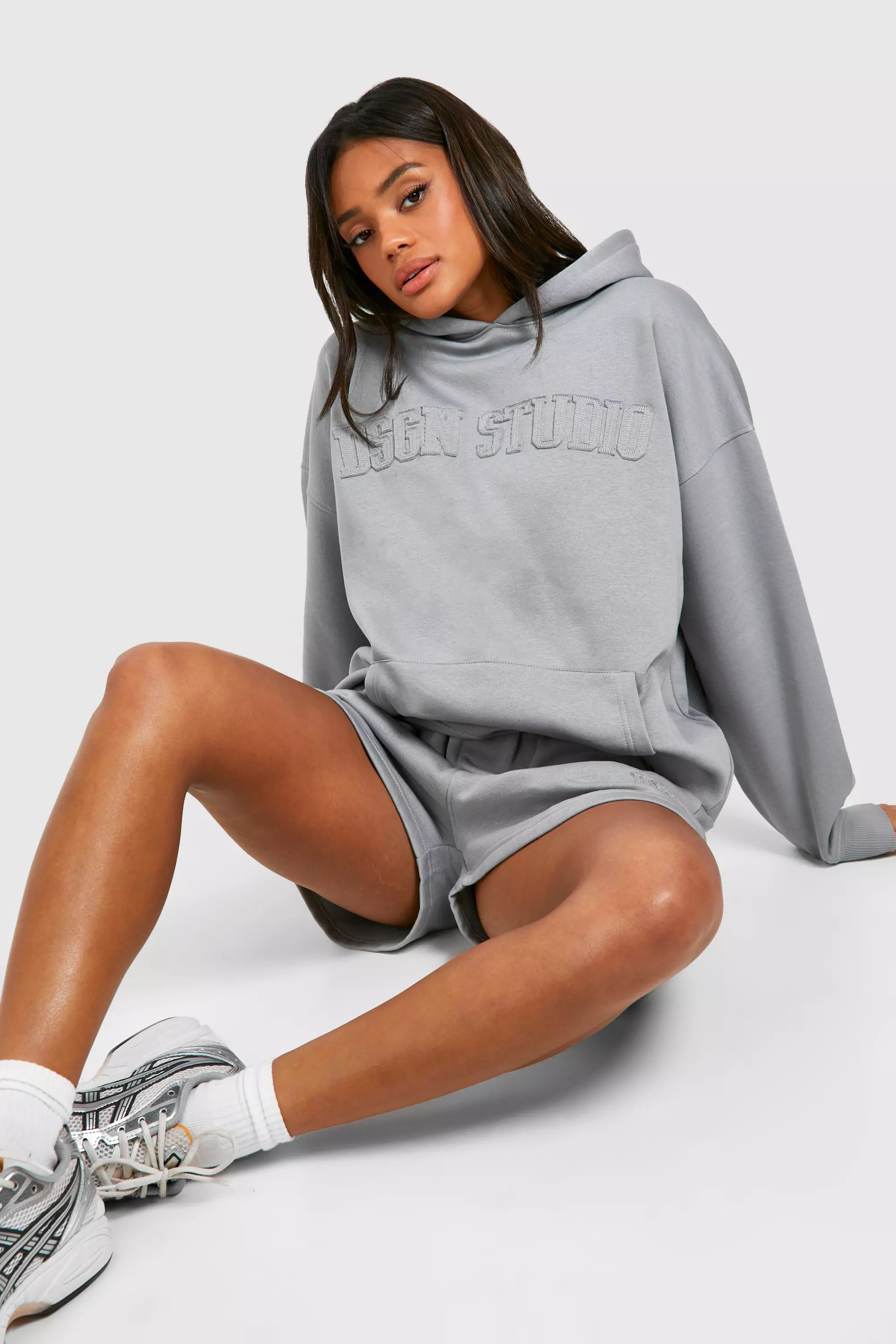 Light blue DSGN Self Fabric Applique Sweat Short alternative image