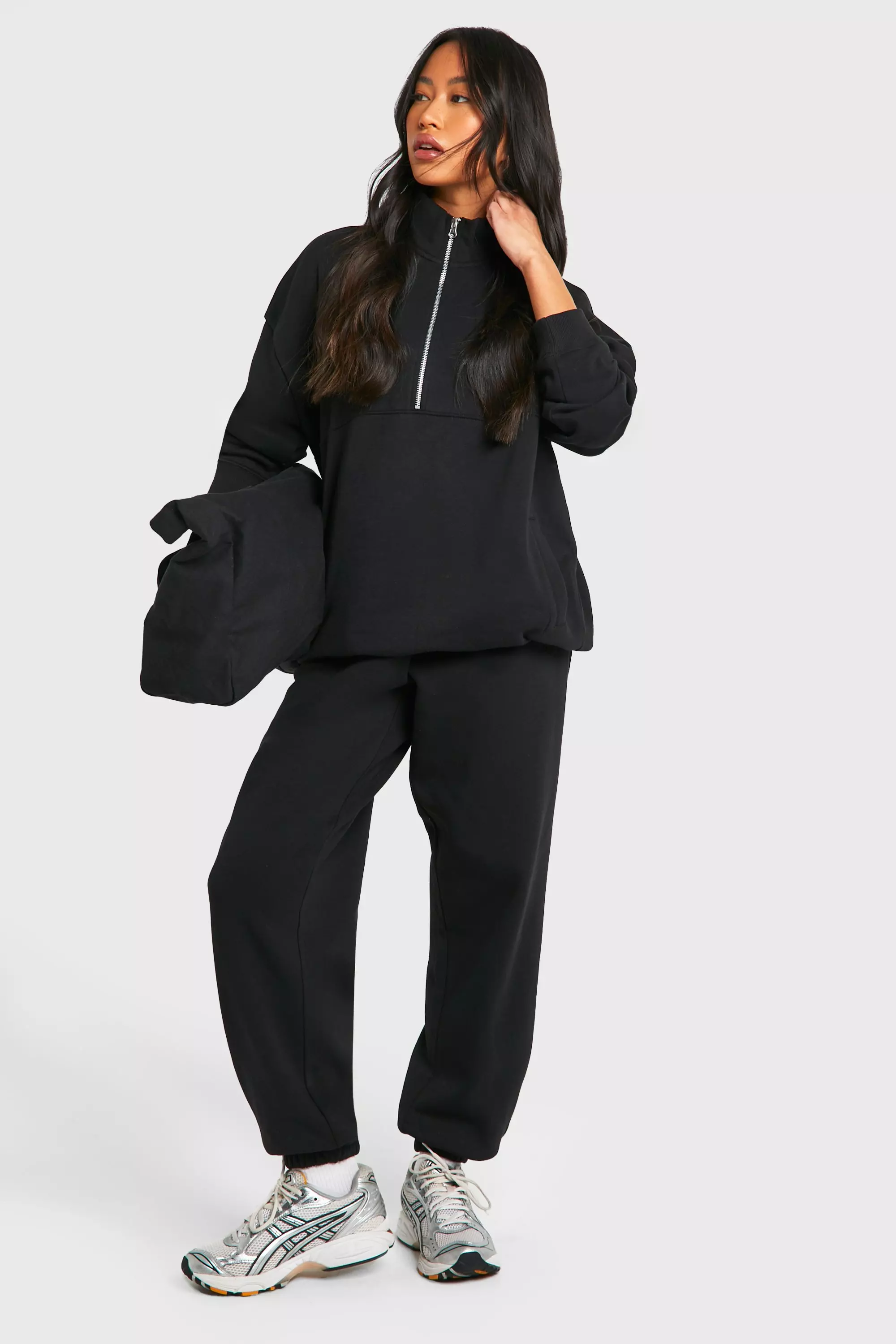 Black DSGN Studio Embroidered Cuffed Oversized Jogger alternative image