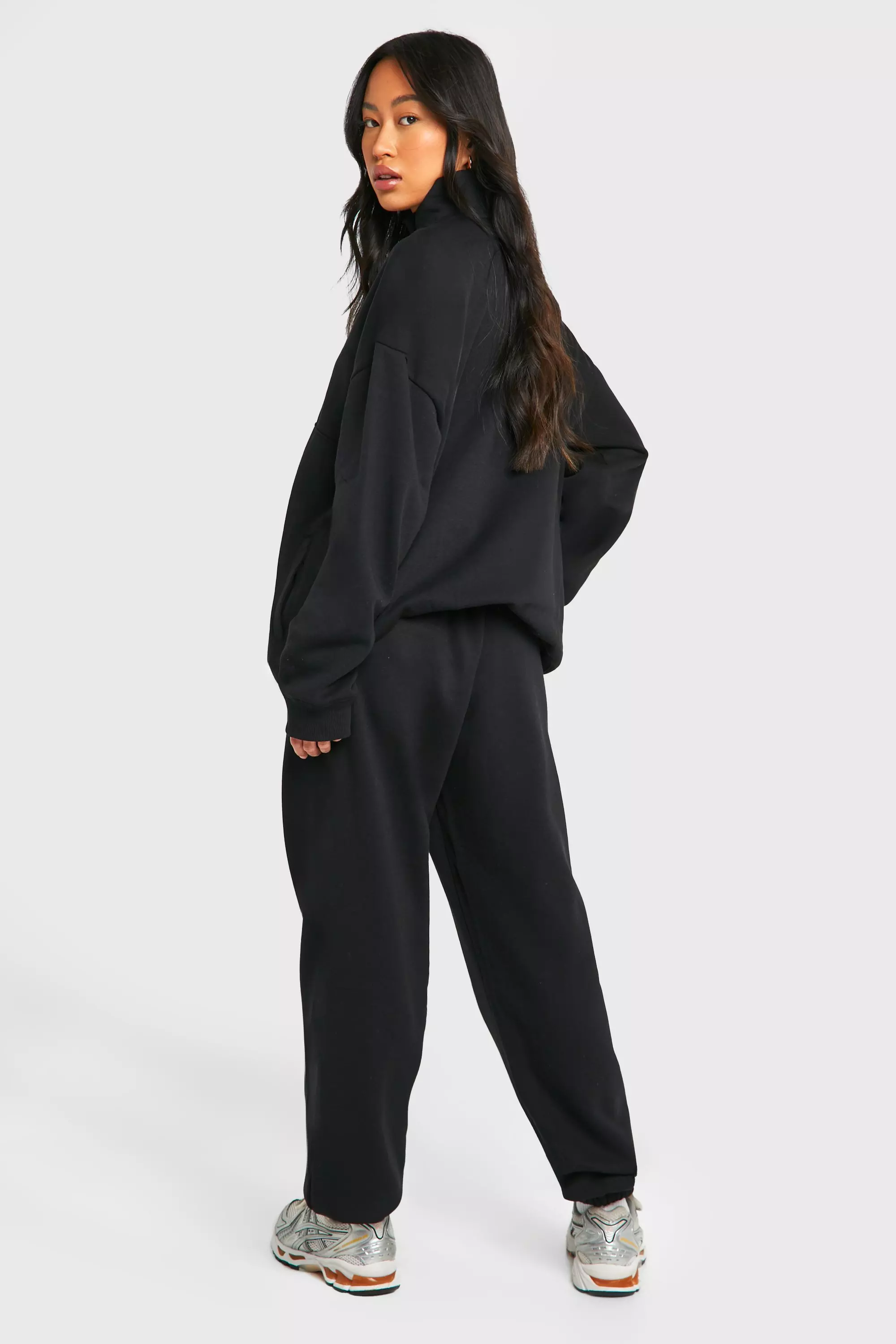 Black DSGN Studio Embroidered Cuffed Oversized Jogger alternative image