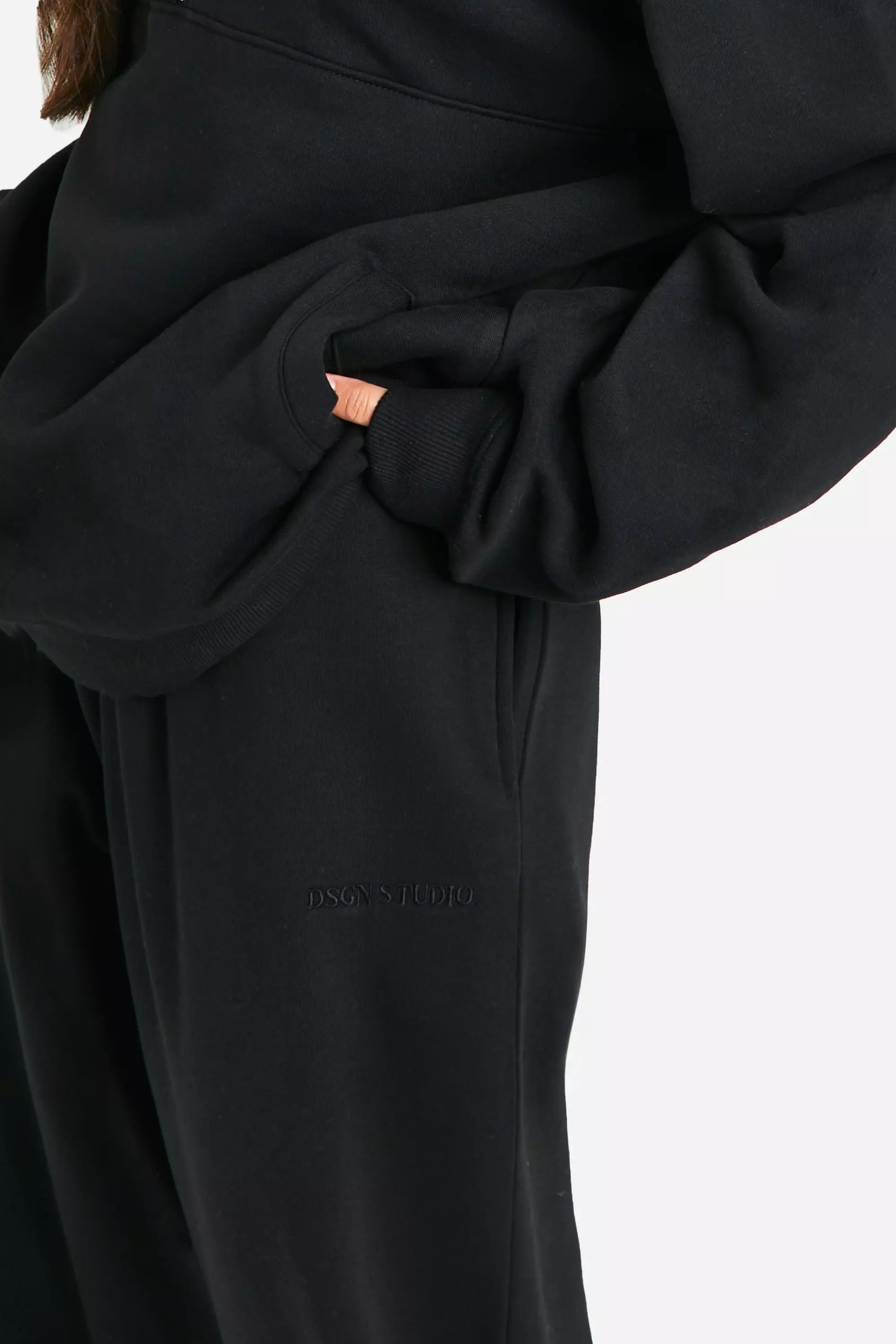 Black DSGN Studio Embroidered Cuffed Oversized Jogger alternative image