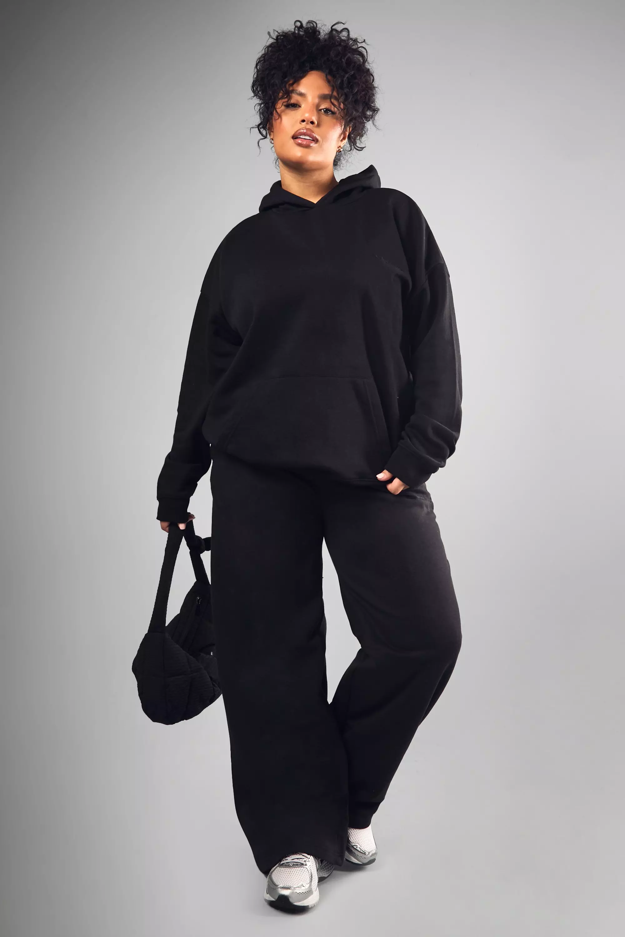Black Plus DSGN Studio Embroidered Wide Leg Jogger alternative image