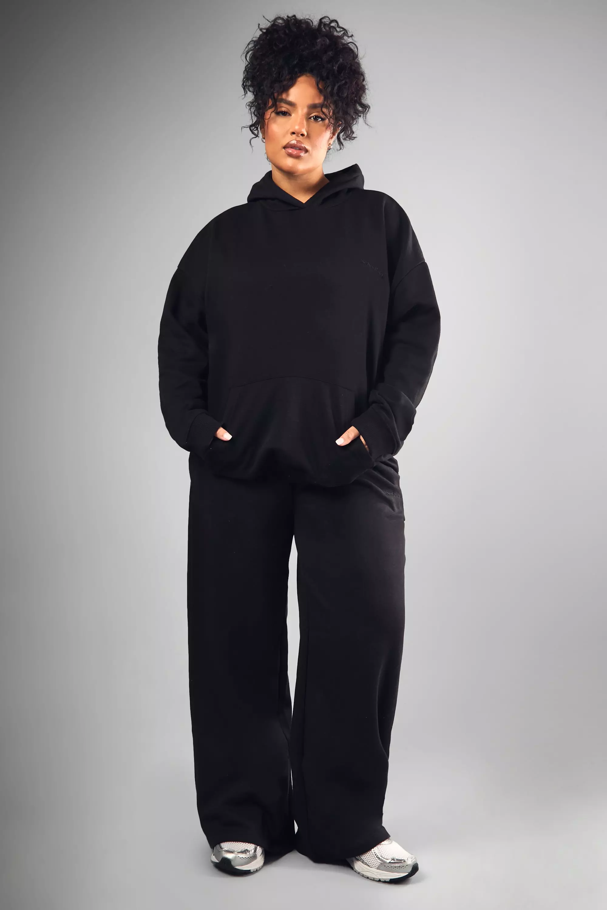 Black Plus DSGN Studio Embroidered Wide Leg Jogger alternative image