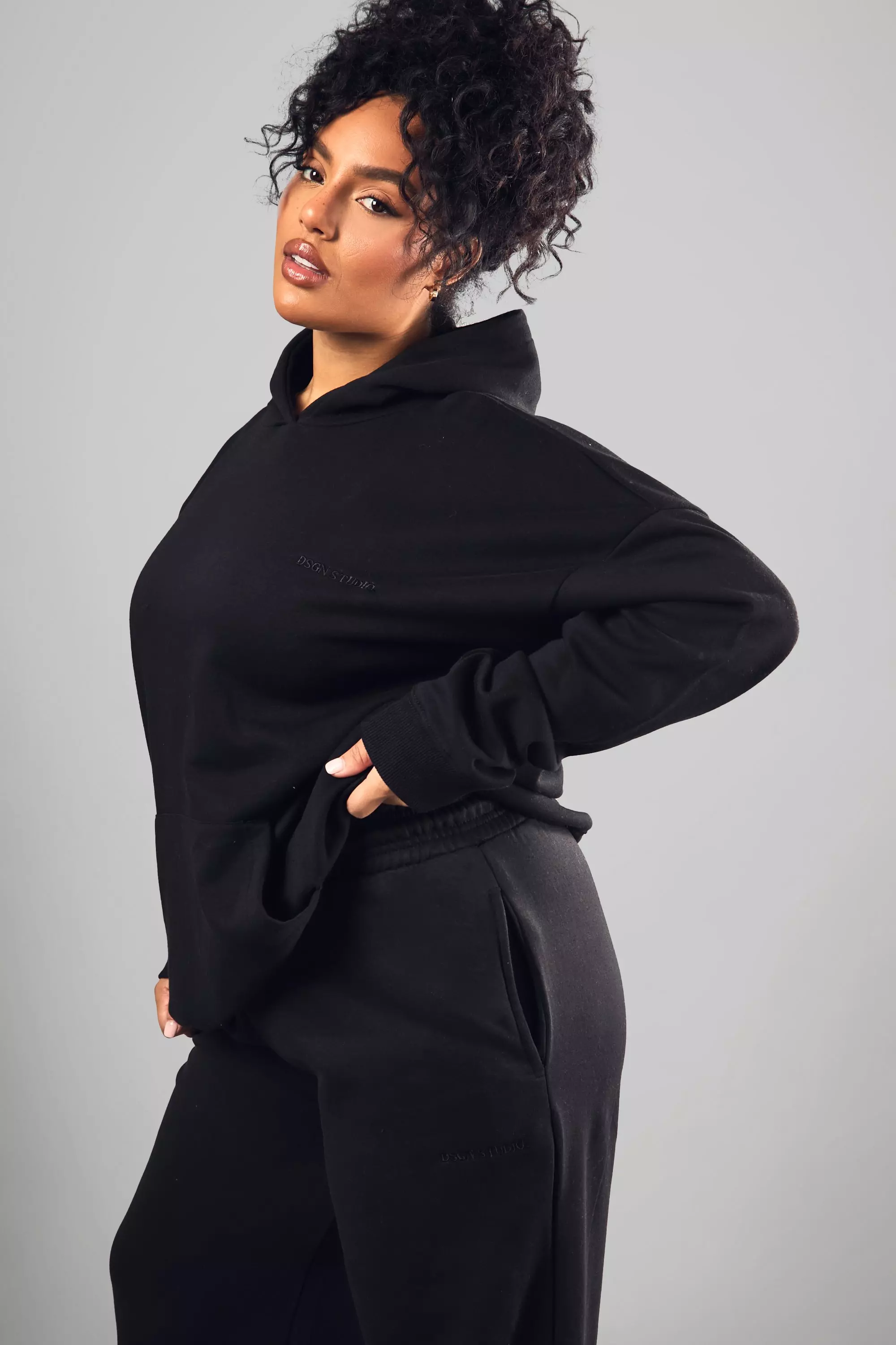 Black Plus DSGN Studio Embroidered Wide Leg Jogger alternative image