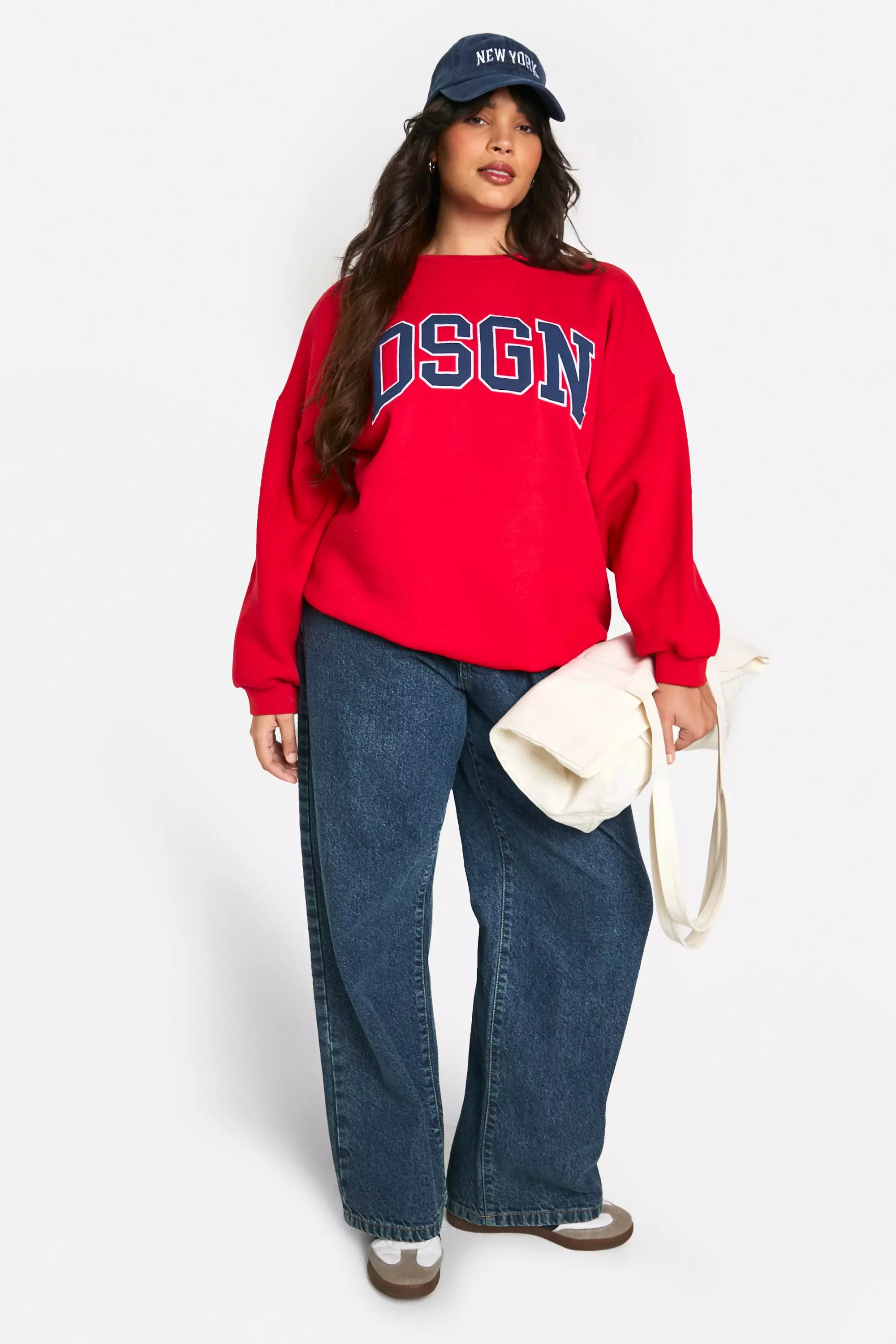 Red Plus DSGN Applique Sweatshirt alternative image