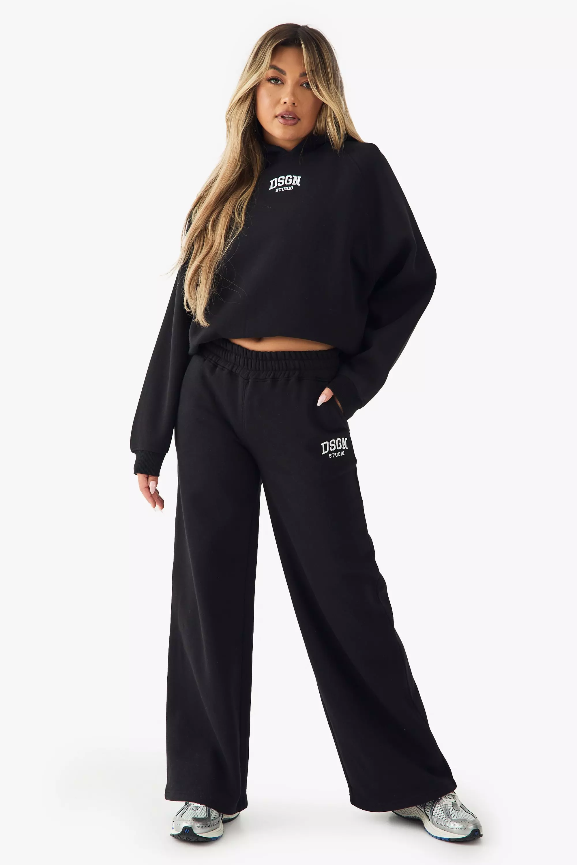 Black DSGN Studio Embroidered Straight Leg Jogger alternative image