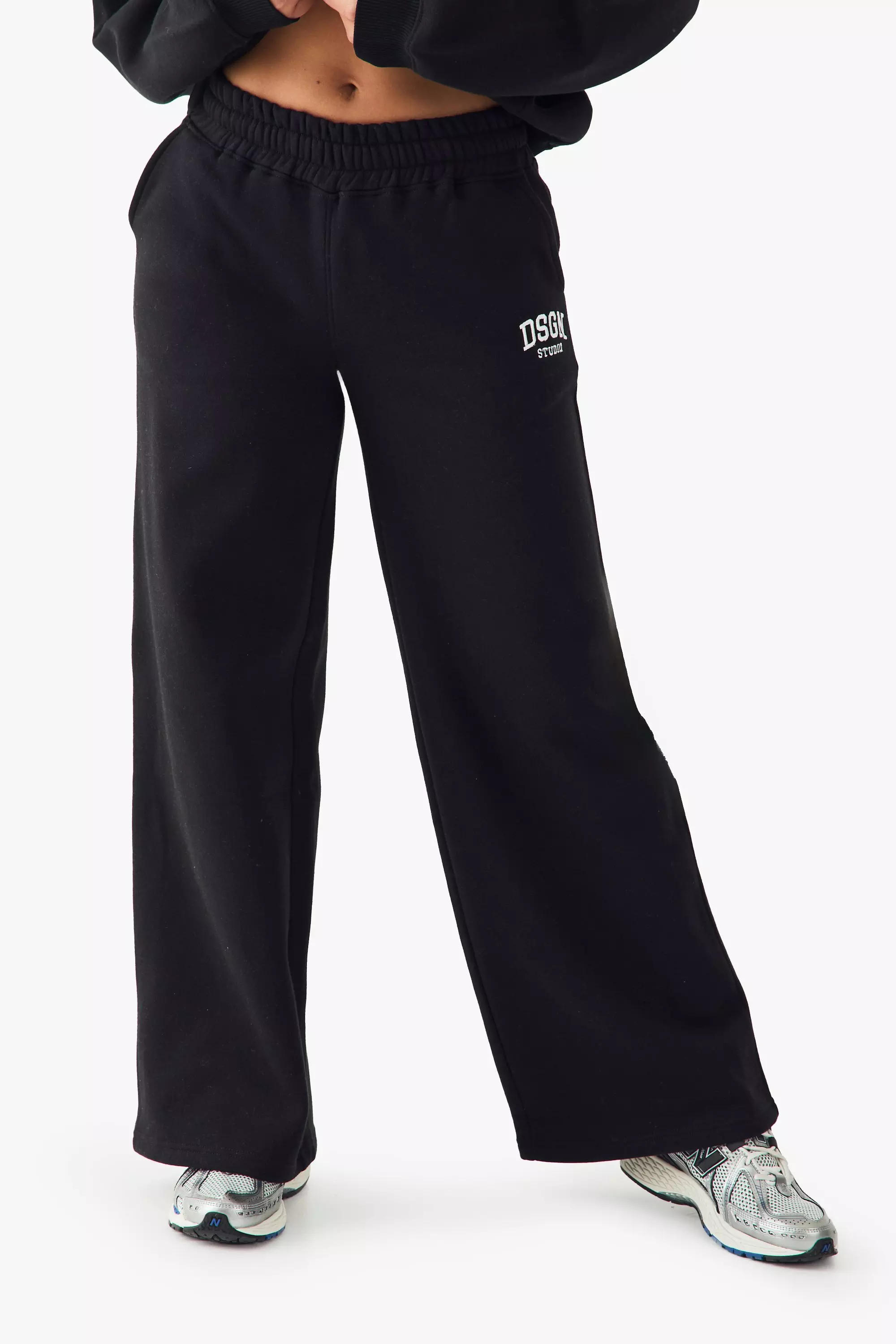 Black DSGN Studio Embroidered Straight Leg Jogger alternative image