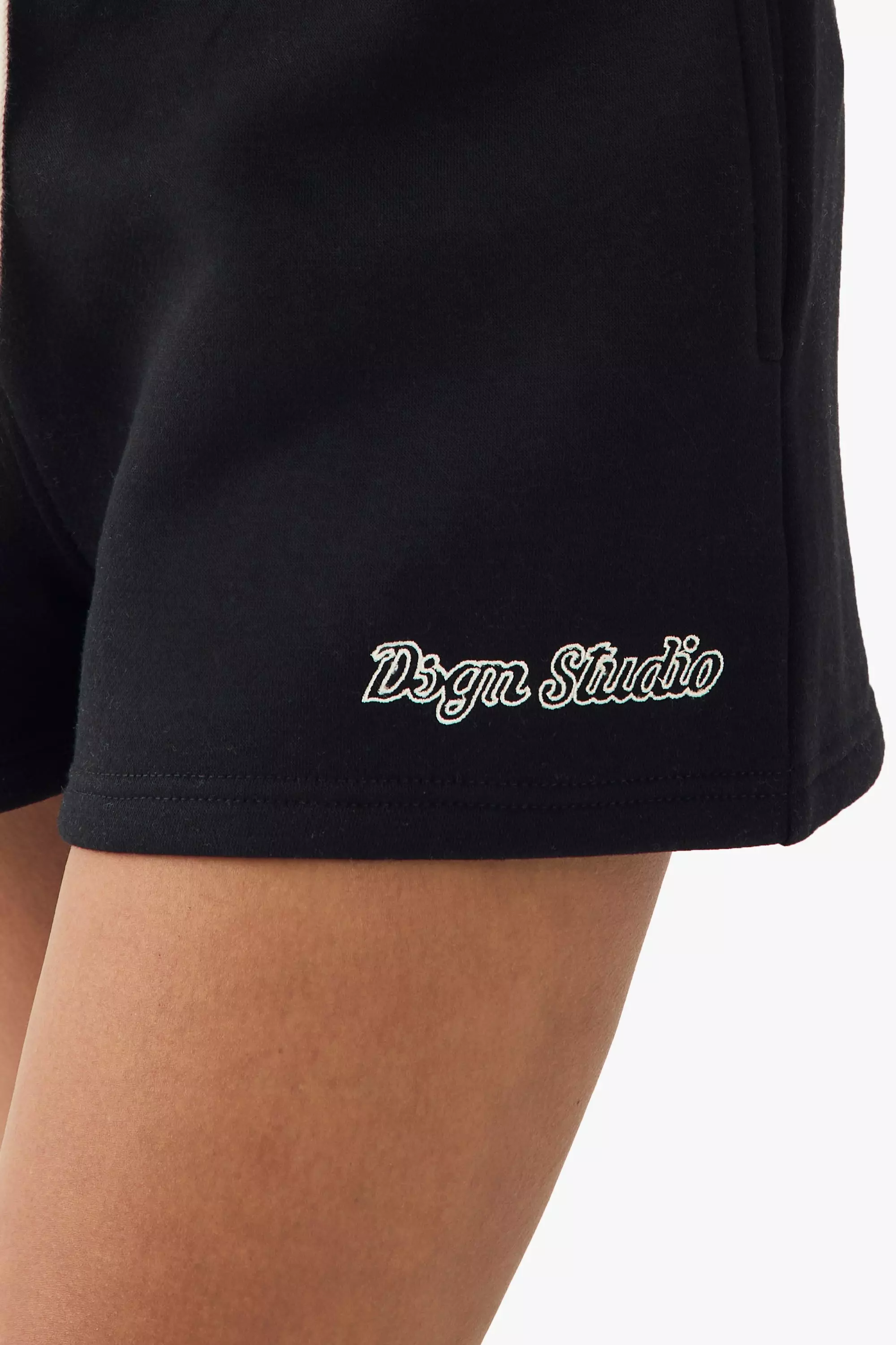 Black DSGN Studio Contrast Drawcord Sweat Short alternative image