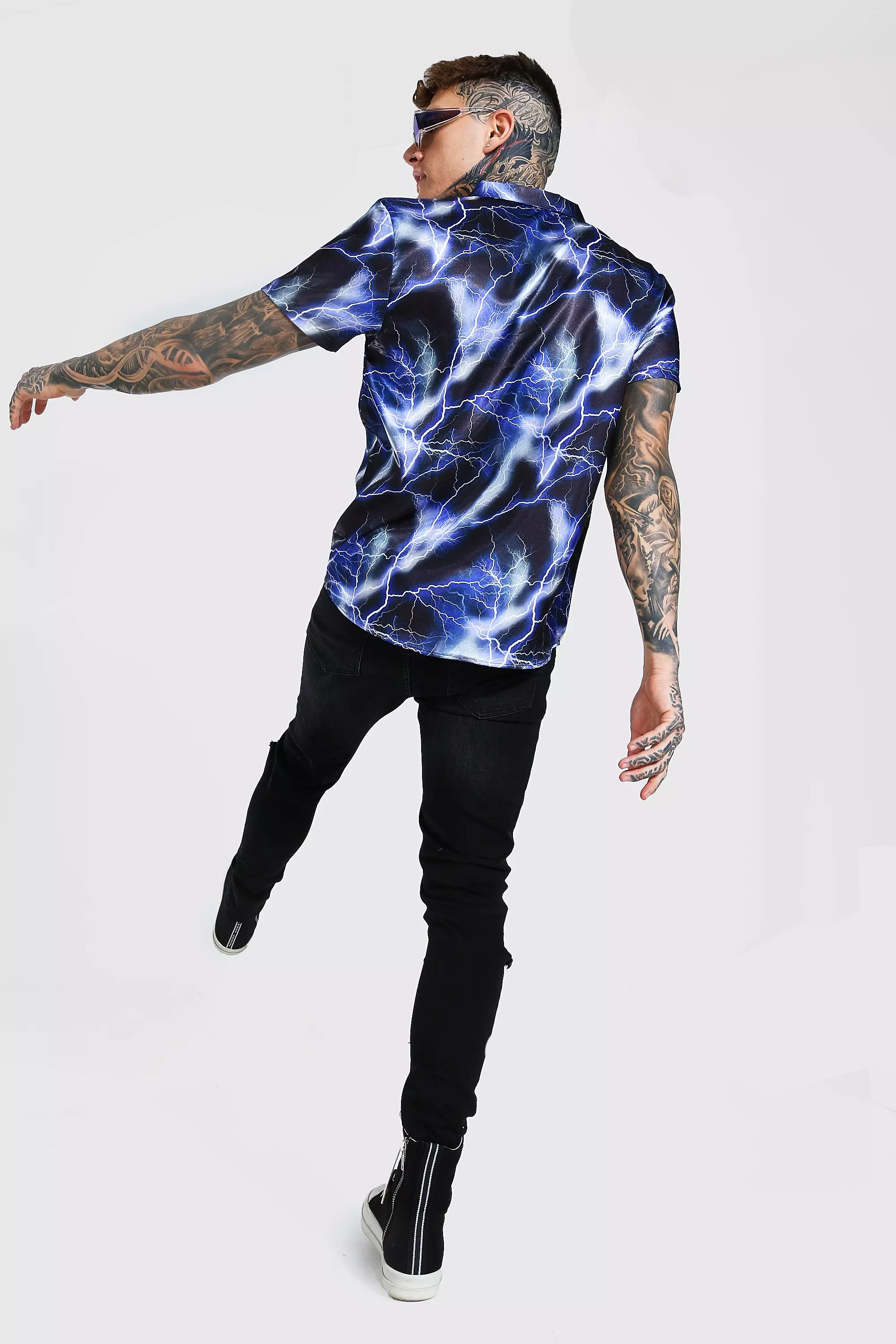 Short Sleeve Loose Fit Revere Lightning Satin Shirt alternative image