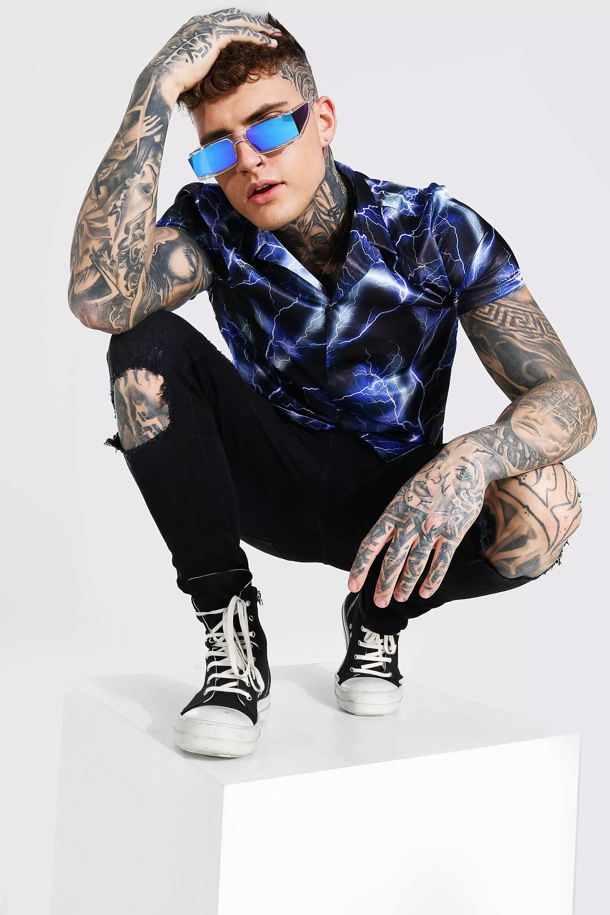 Short Sleeve Loose Fit Revere Lightning Satin Shirt alternative image