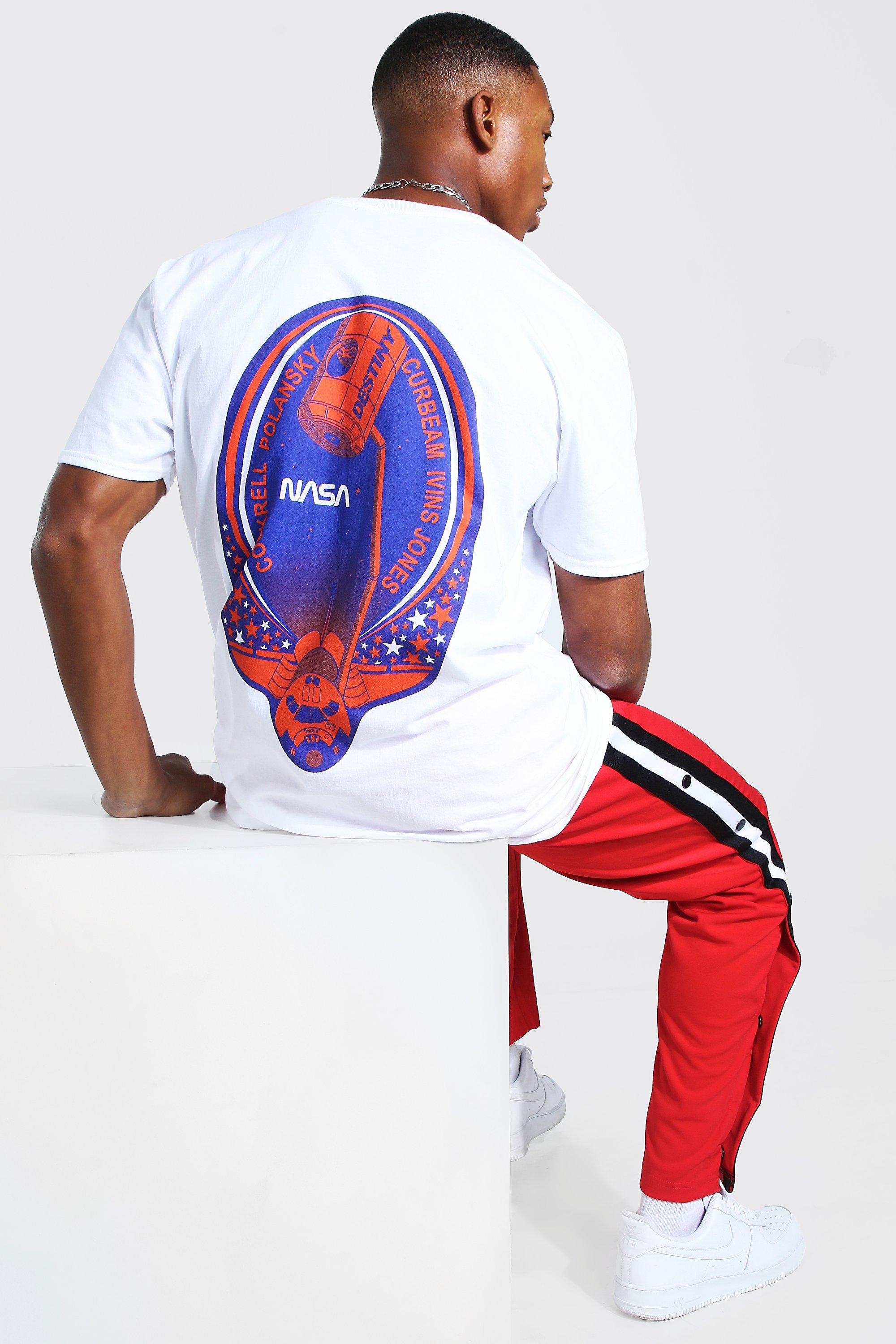 Oversized Nasa Graphic License T-shirt | BoohooMAN