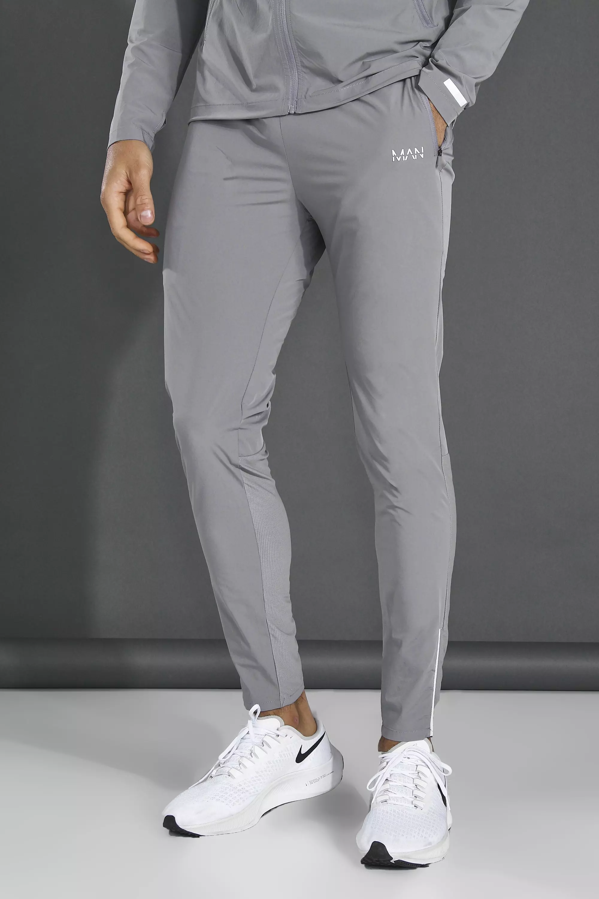 Man Active Lightweight Plain Tapered Track Pant Grey