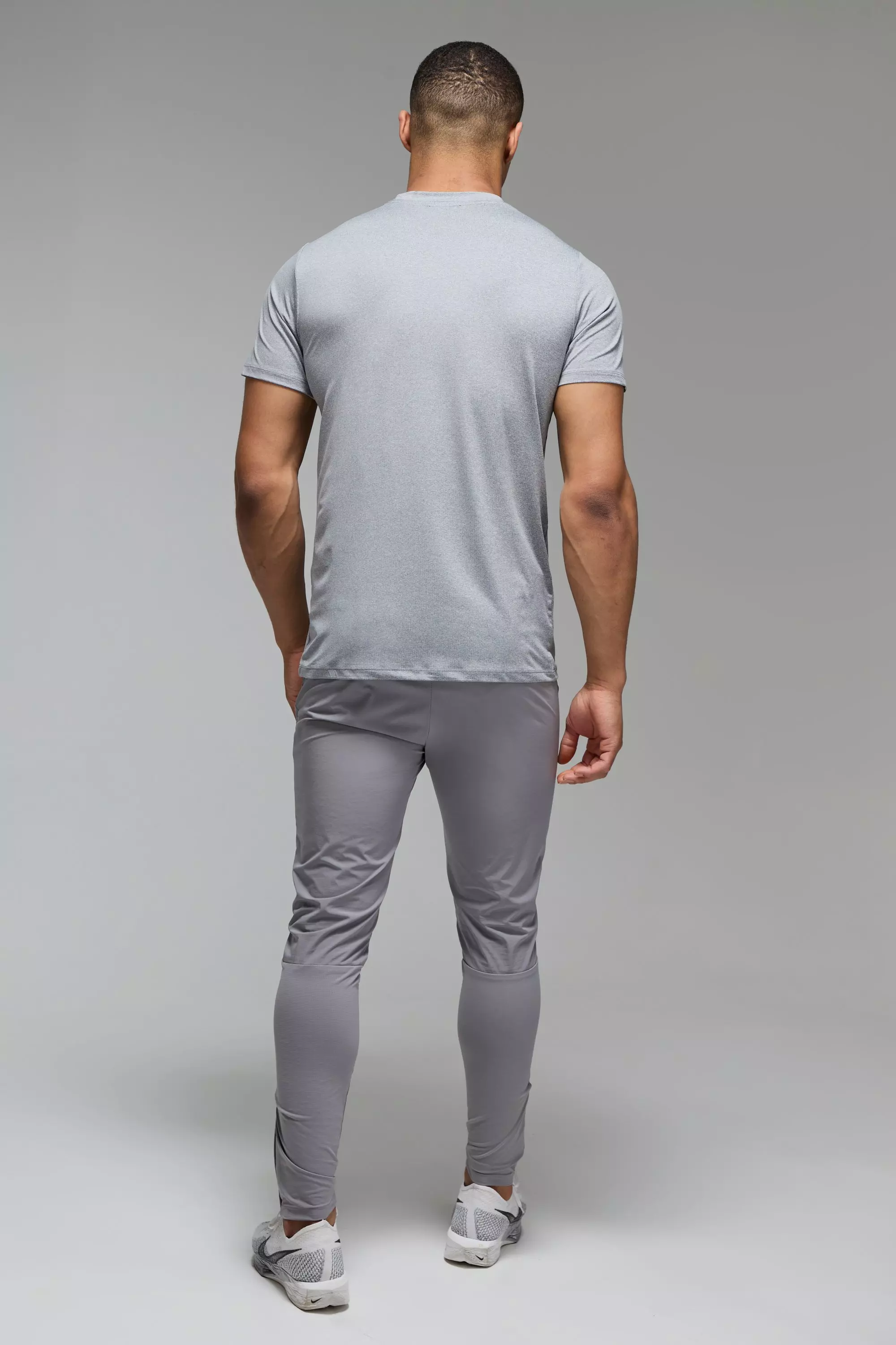 Man Active Lightweight Plain Tapered Track Pant boohooMAN