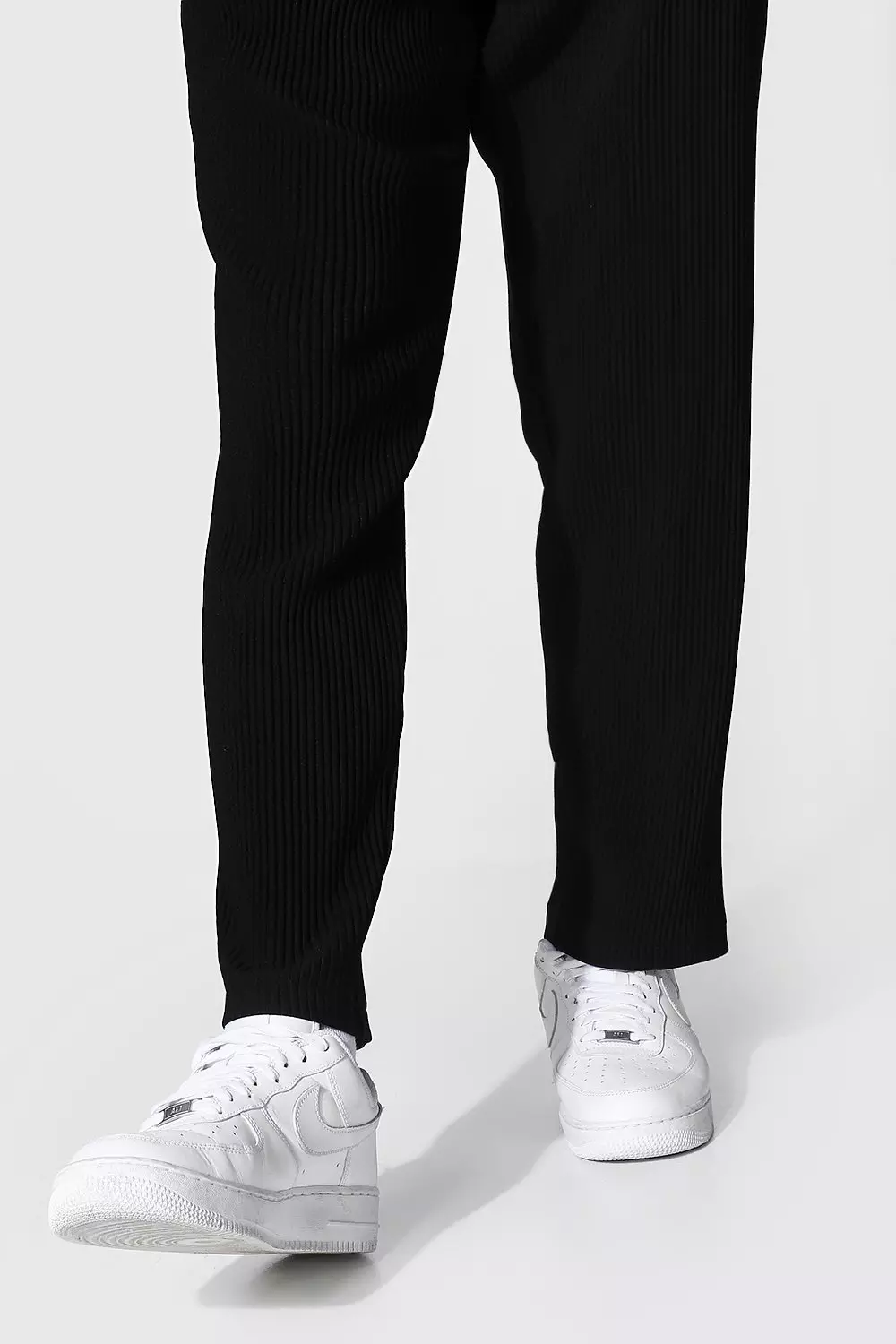 Cropped jogging trousers sales