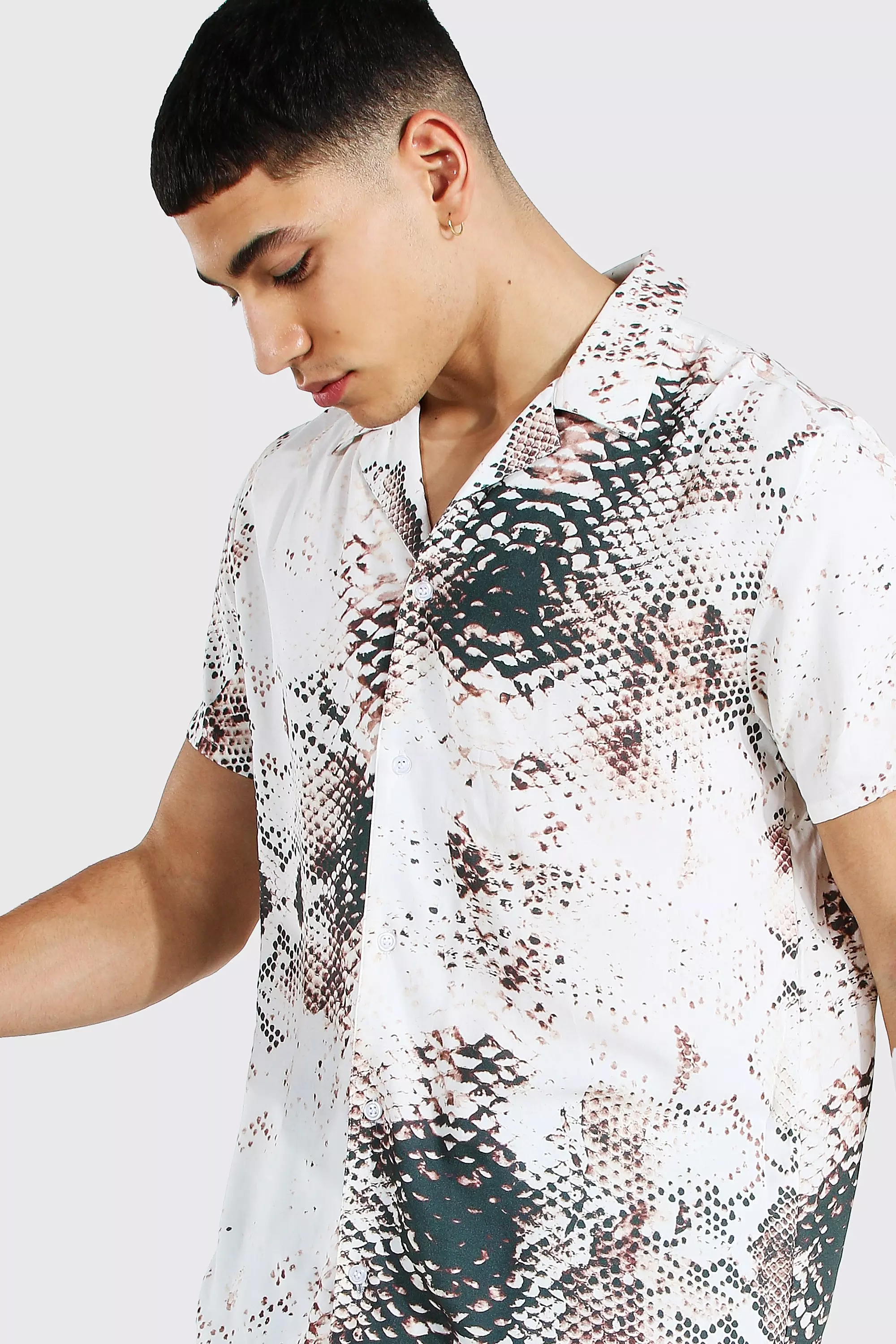 Chemise imprime serpent a manches courtes boohooMAN FR