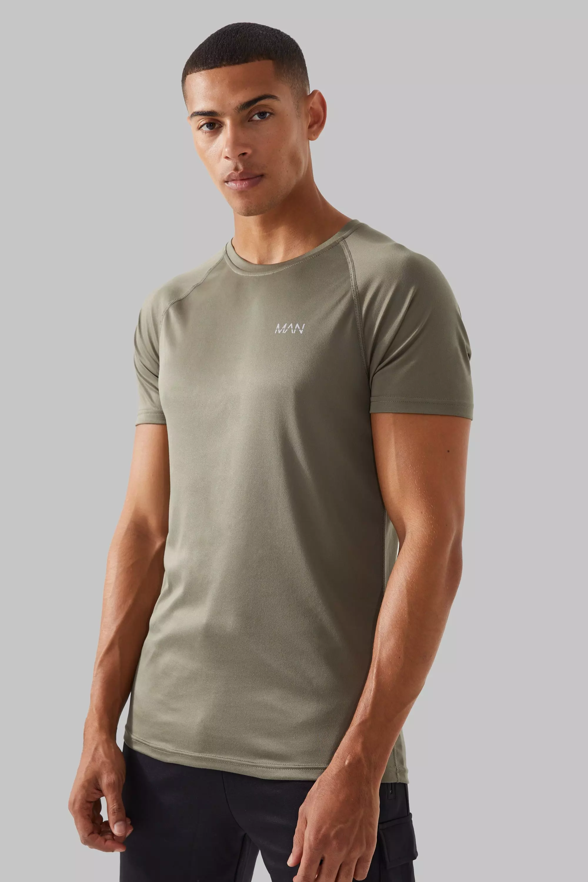 Man Active Gym Raglan T-Shirt Khaki