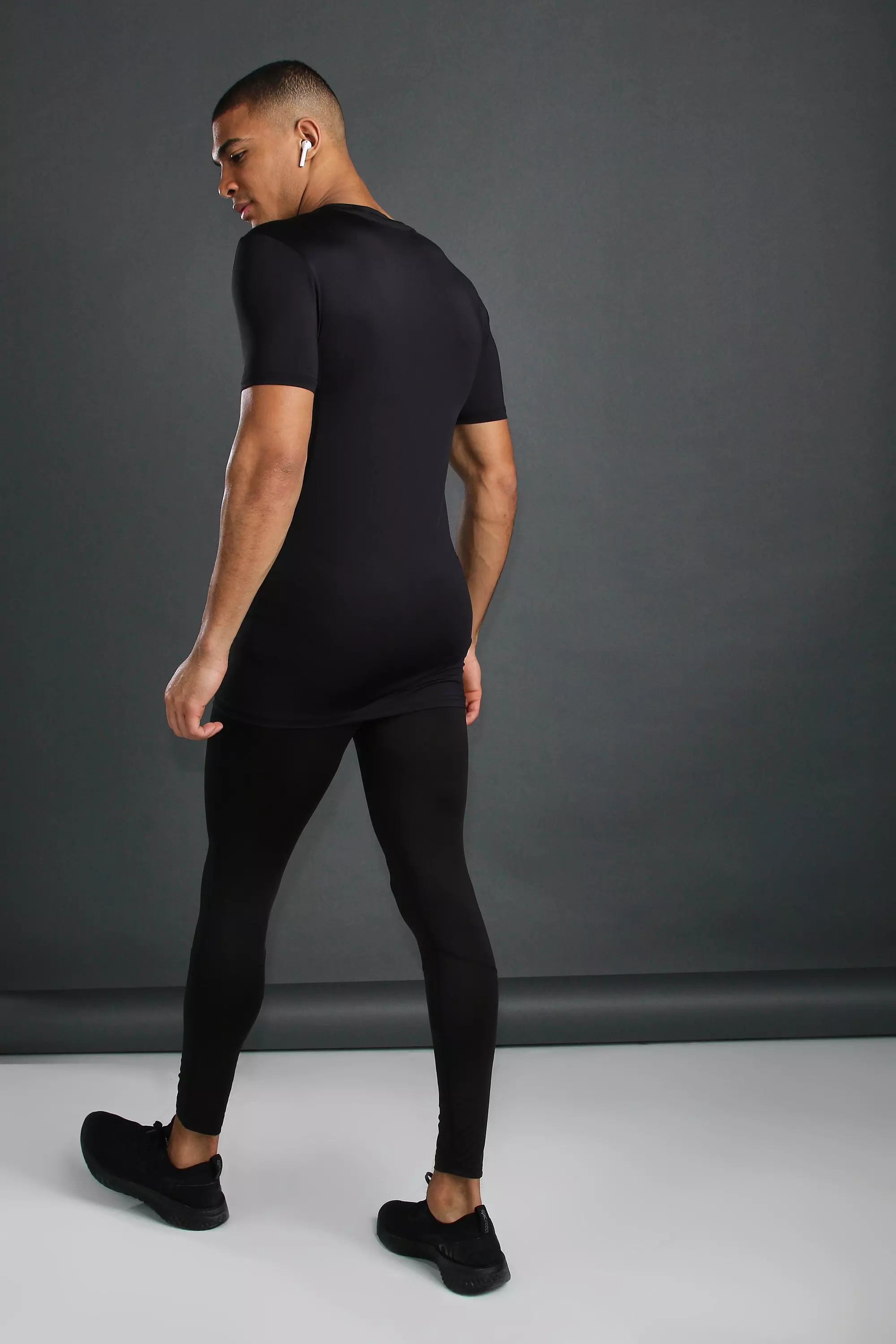MAN Active Compression T-Shirt With Seam Detail alternative image