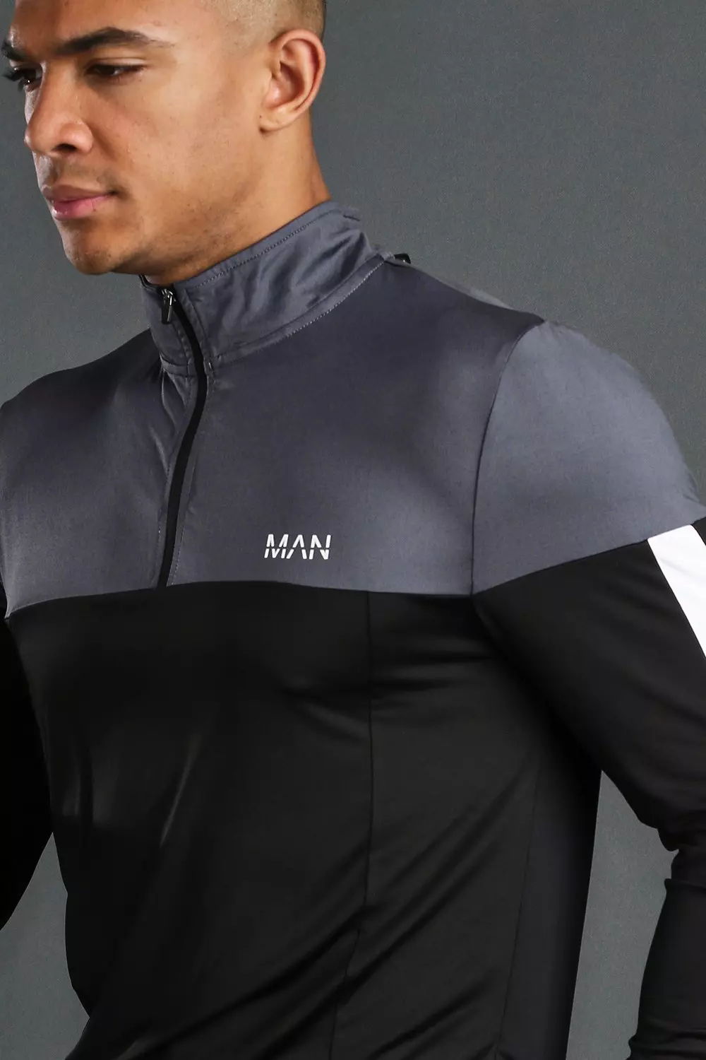 MAN Active Skinny 1/4 Zip Funnel Neck Top alternatieve afbeelding