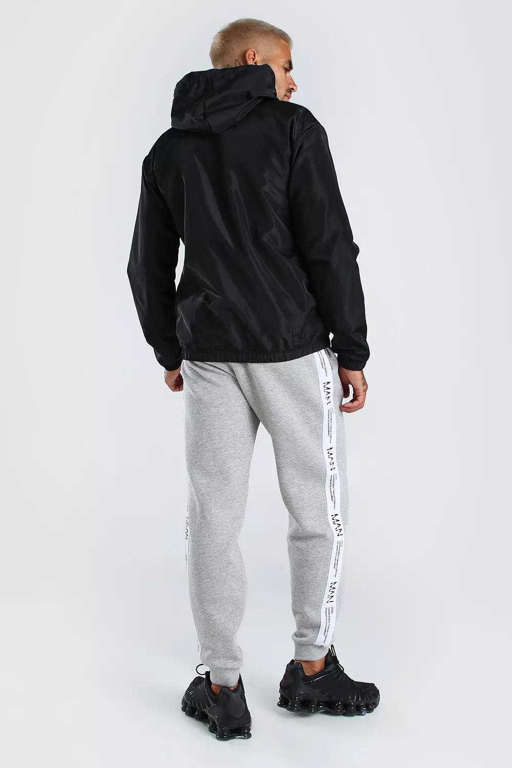 Hooded Lightweight Zip Through Cagoule alternative image