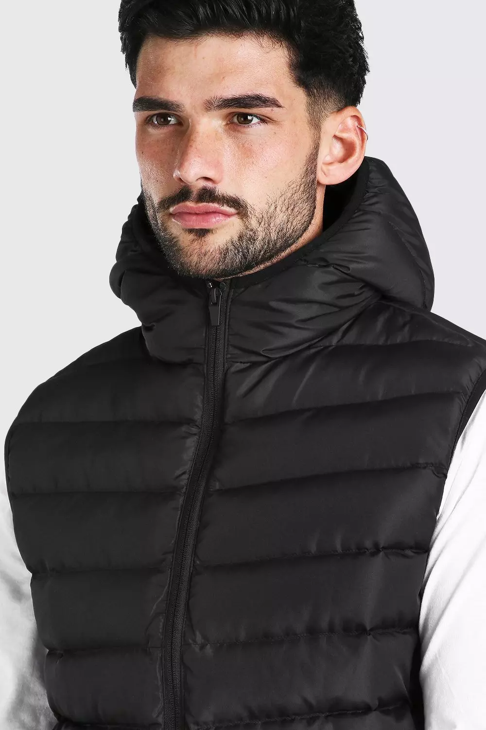 Veste sans manches matelassee a fermeture Eclair avec capuche boohooMAN FR