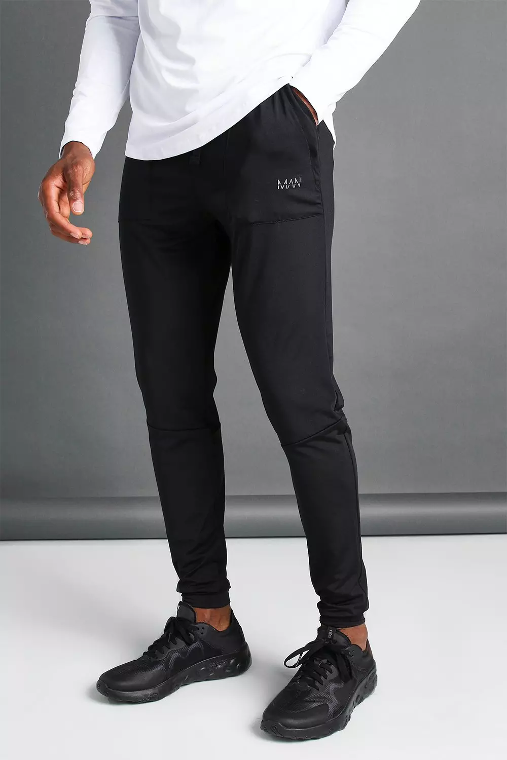 MAN Skinny Jogger With Seam Detail boohooMAN UK