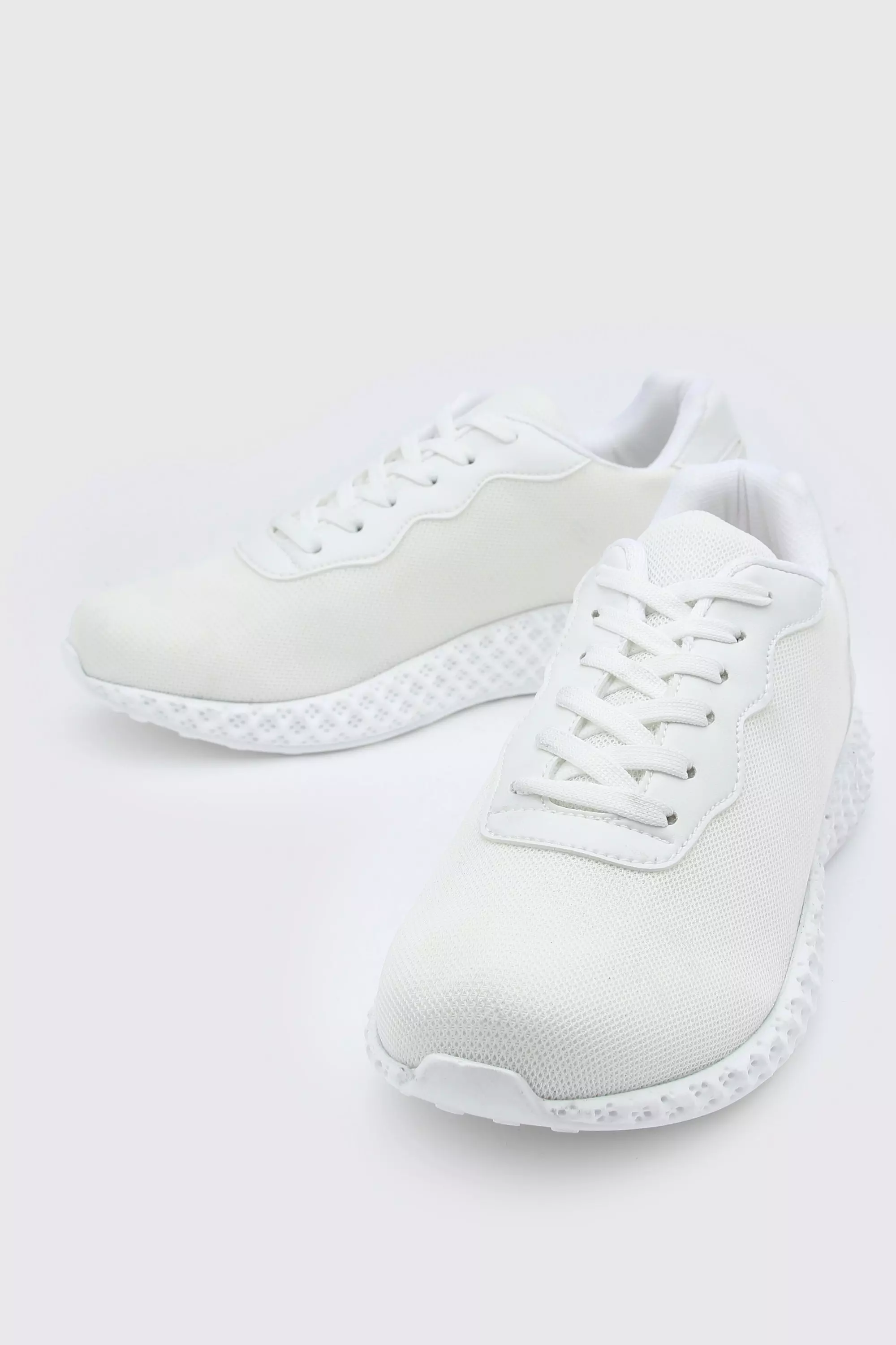 White Trainers boohooMAN IE