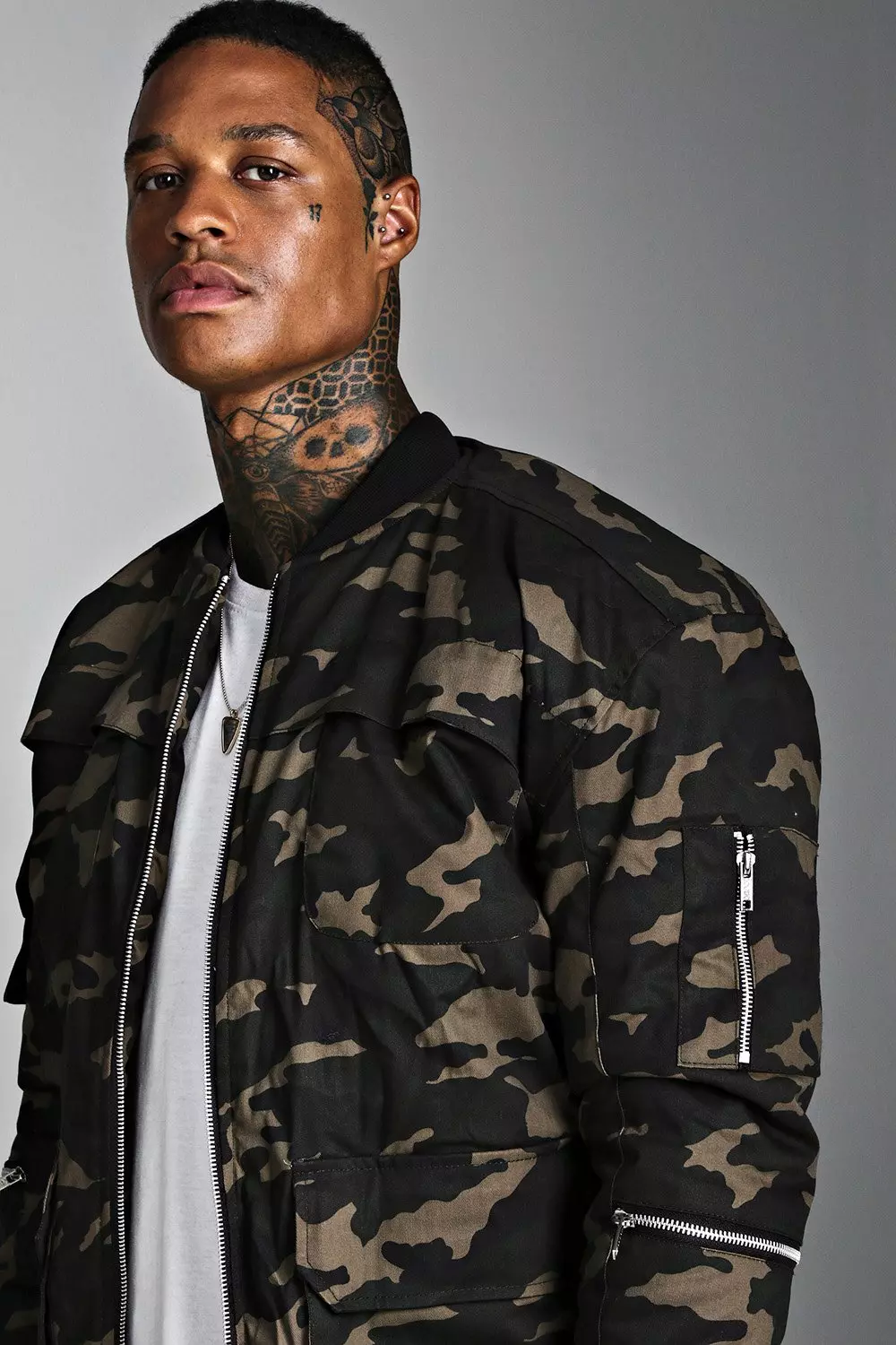 Camo Utility Bomber Jacket boohooMAN IE