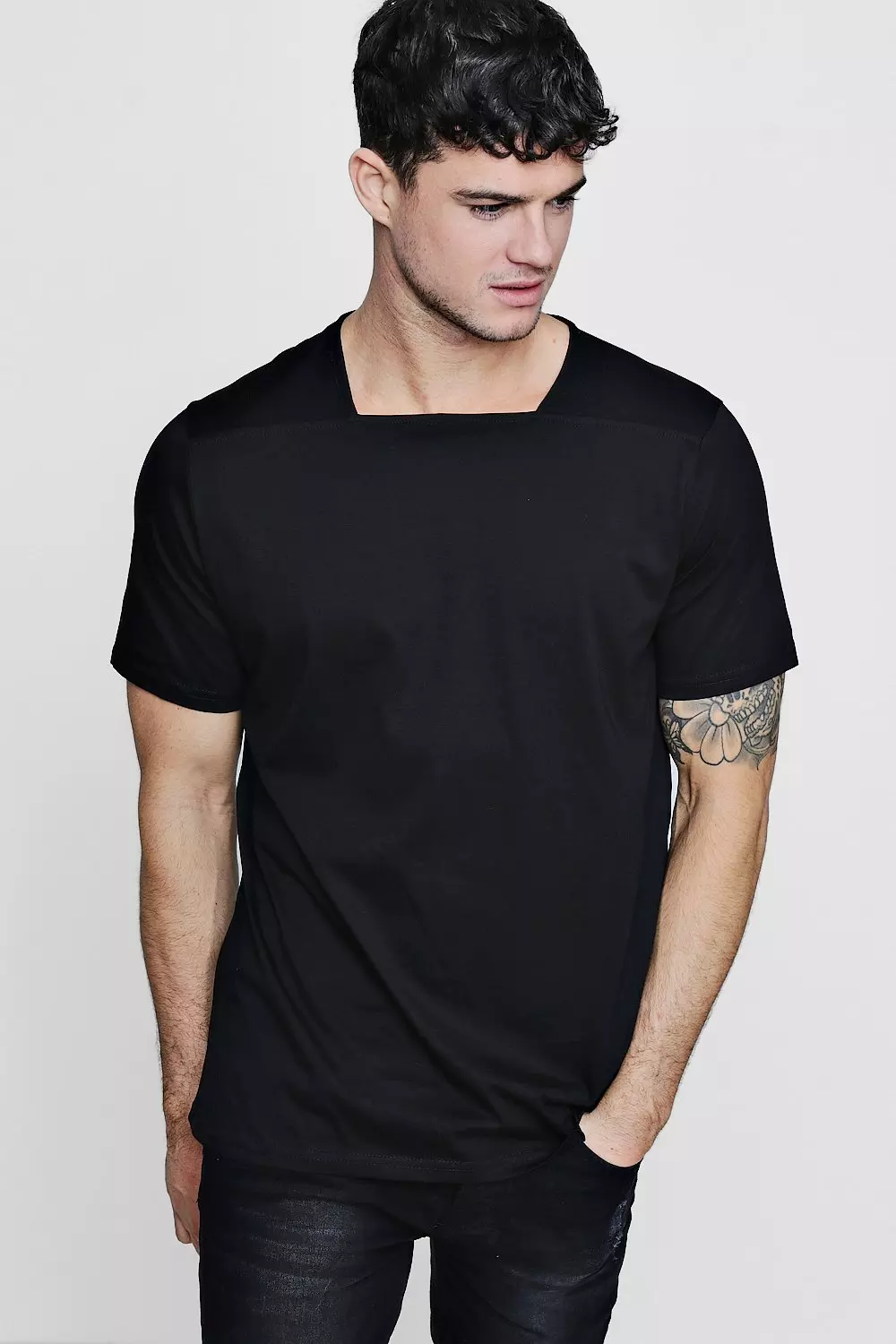 T-shirt sans col à encolure carrée, Noir autre image