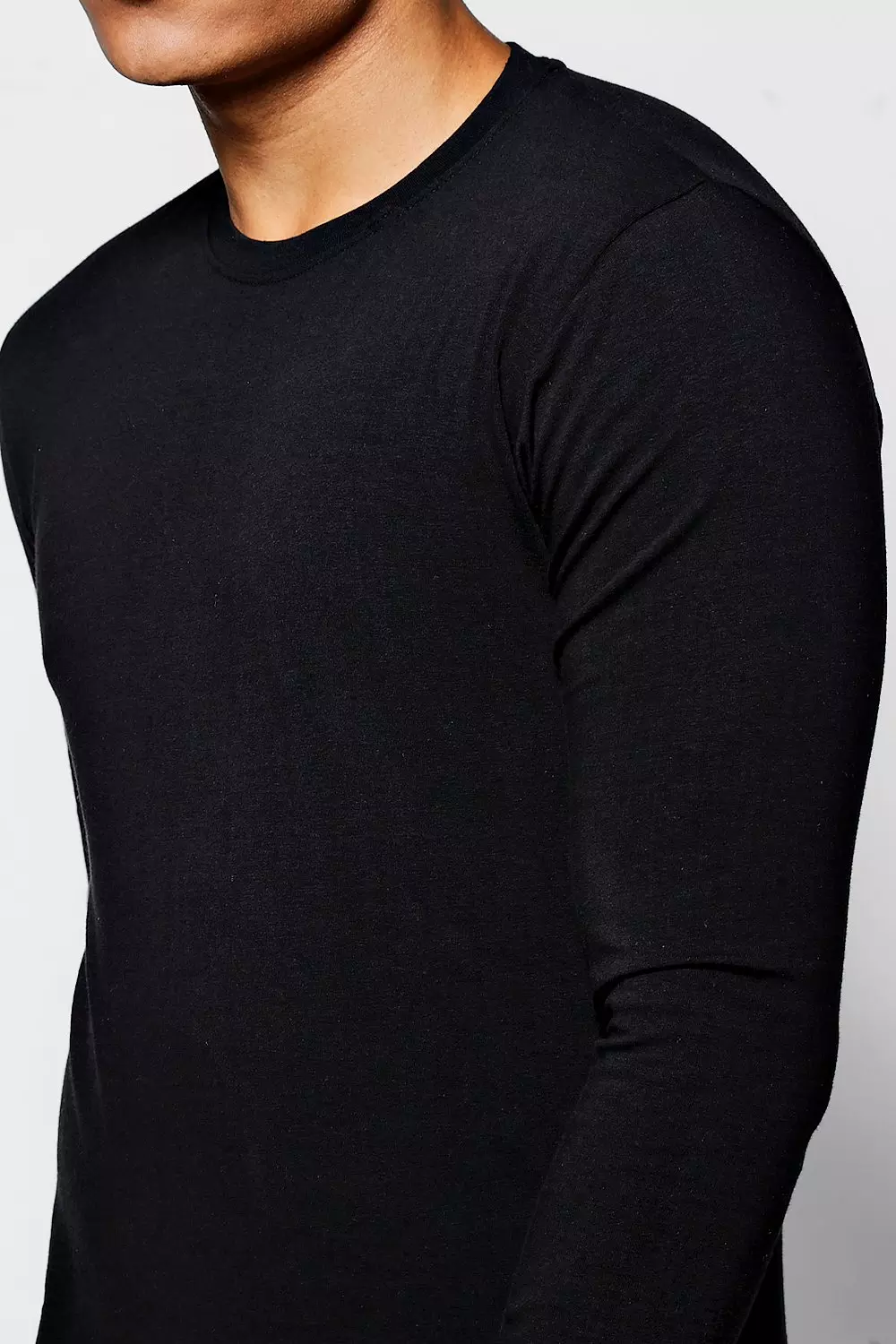 Muscle Fit Long Sleeve Curve Hem T-Shirt alternative image