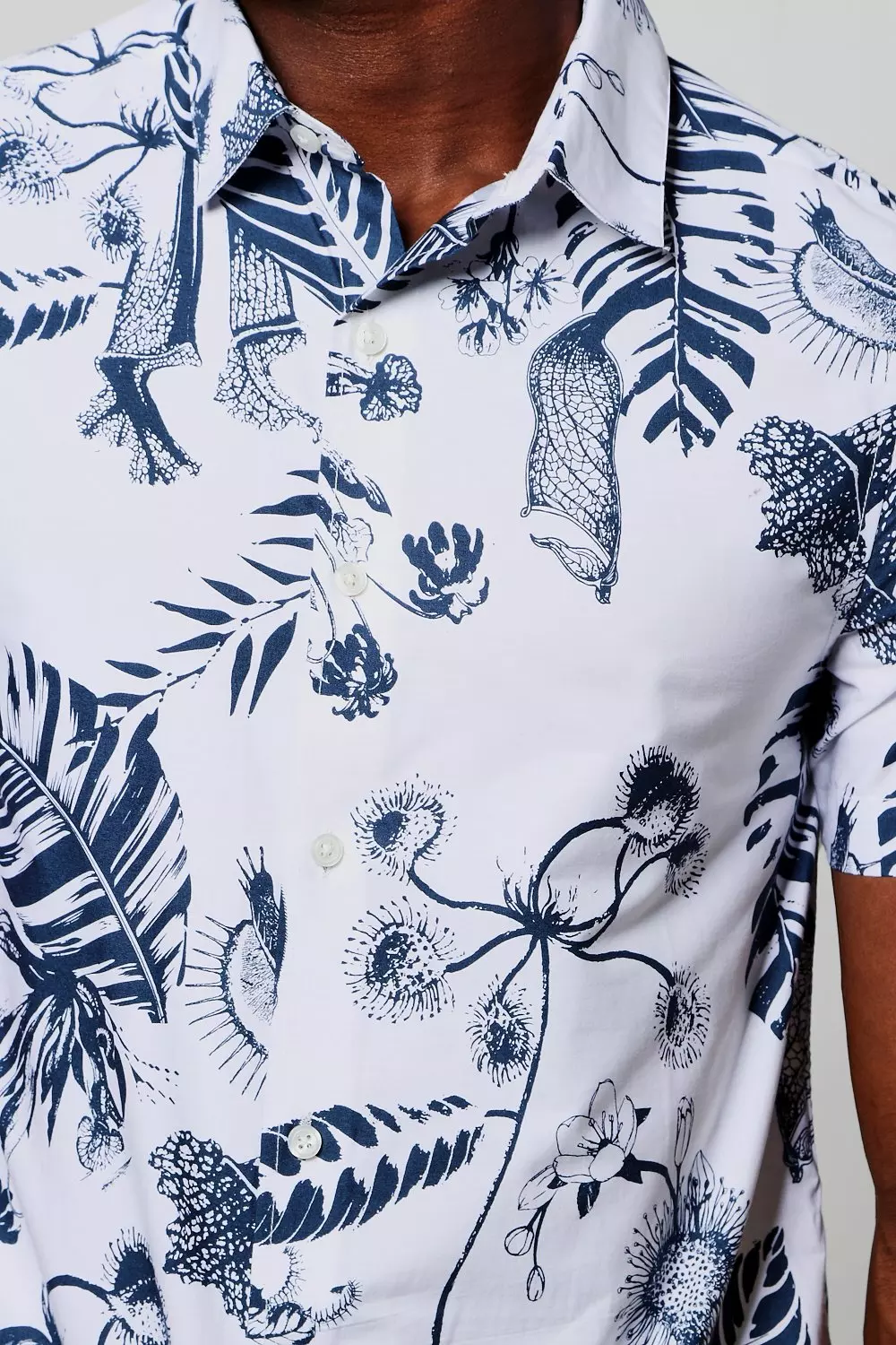 White Jungle Floral Print Short Sleeve Shirt alternative image