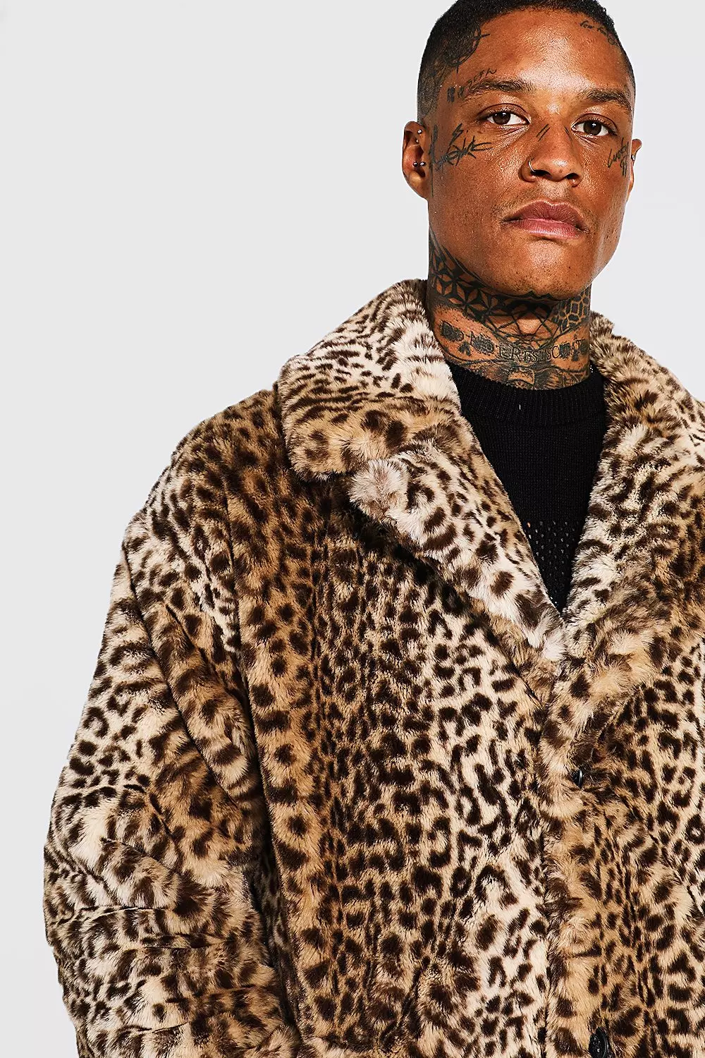 Manteau long en fausse fourrure a imprime leopard boohooMAN FR