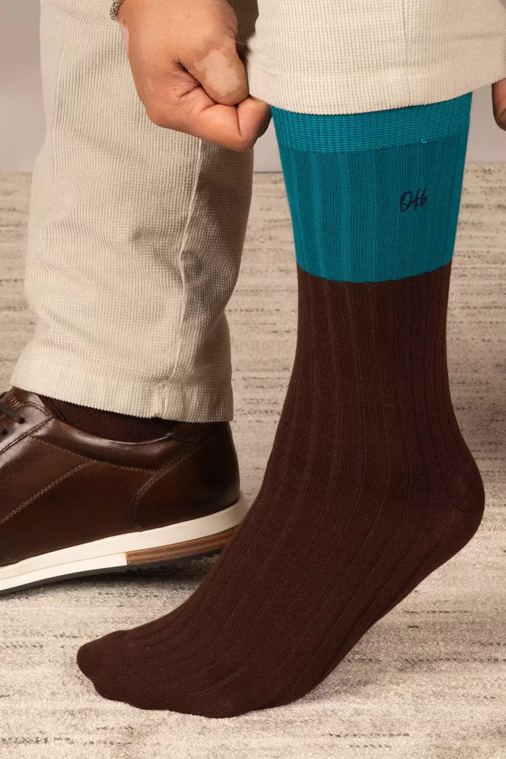 Dual Tone 6-Pack Cotton Socks alternative image