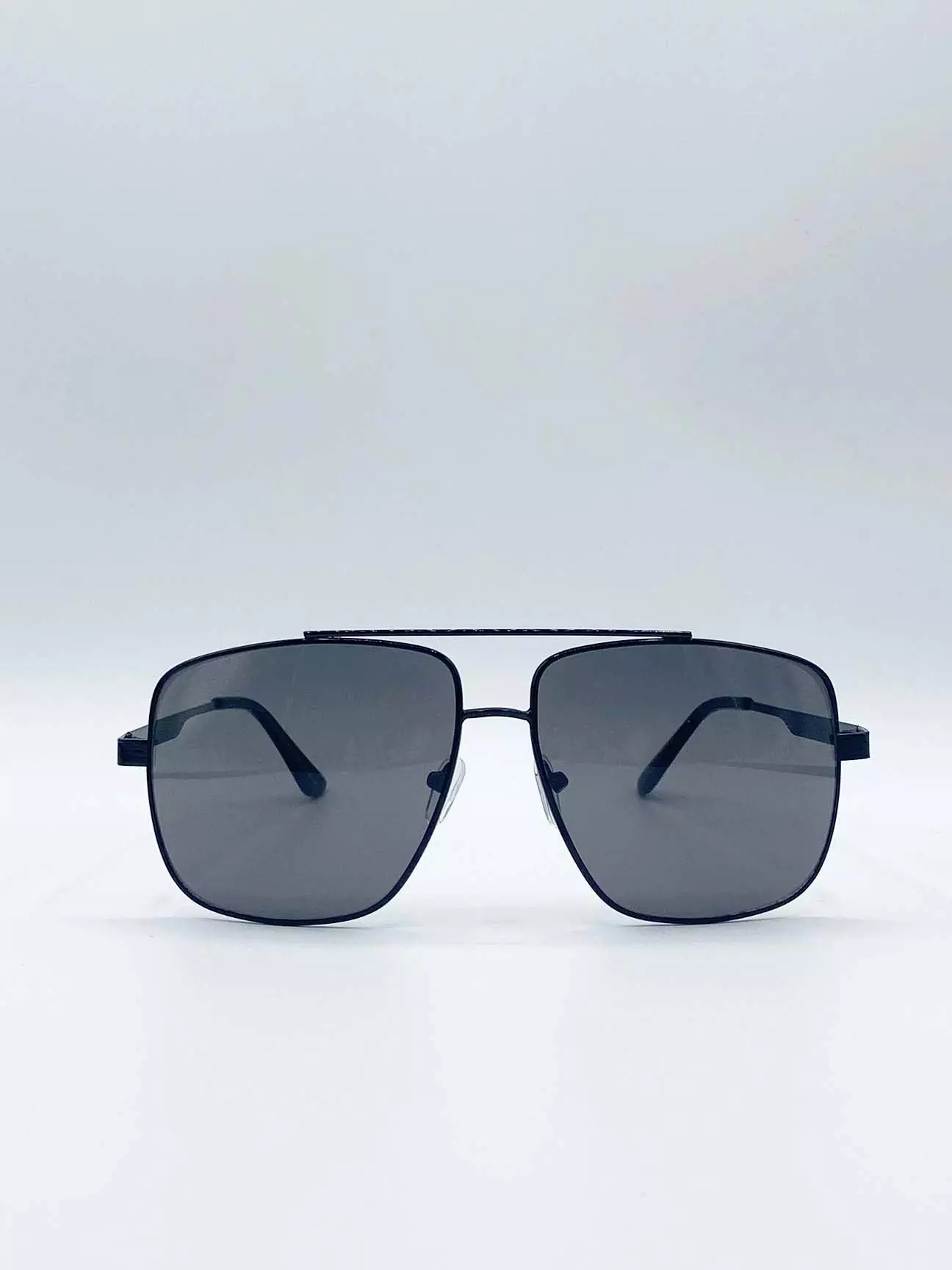 Square Sunglasses In Black alternative image
