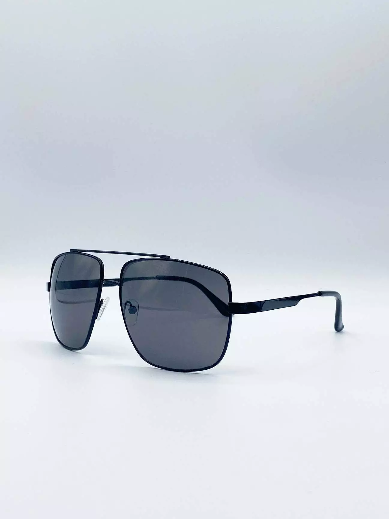 Square Sunglasses In Black alternative image