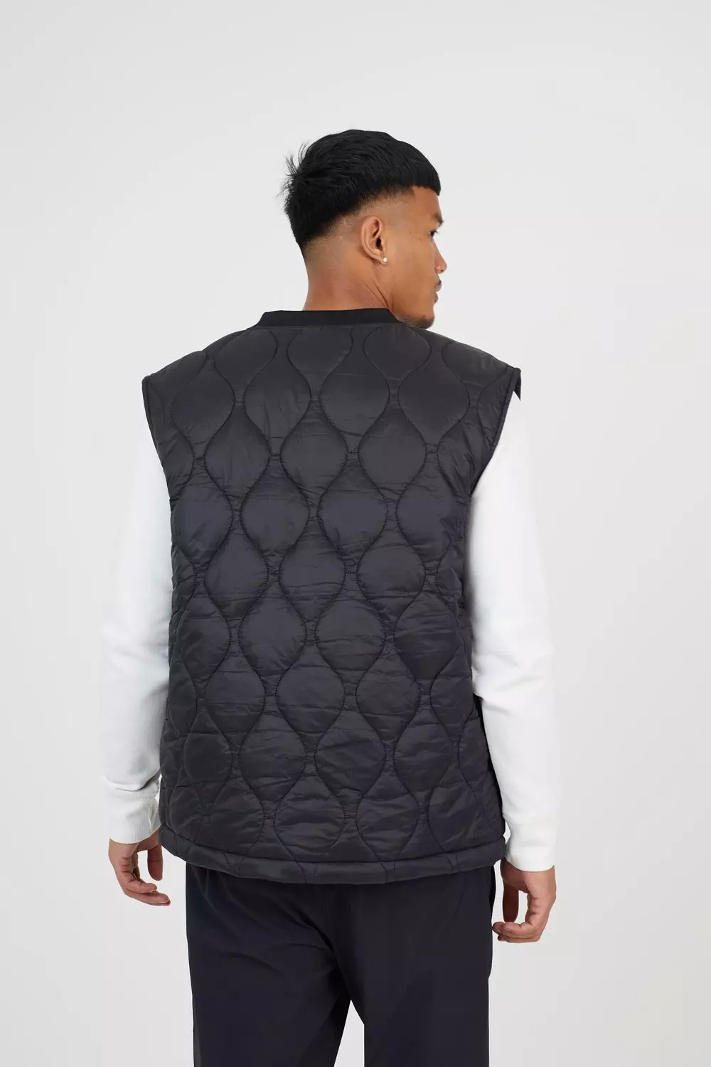 Onion Quilted Gilet alternative image